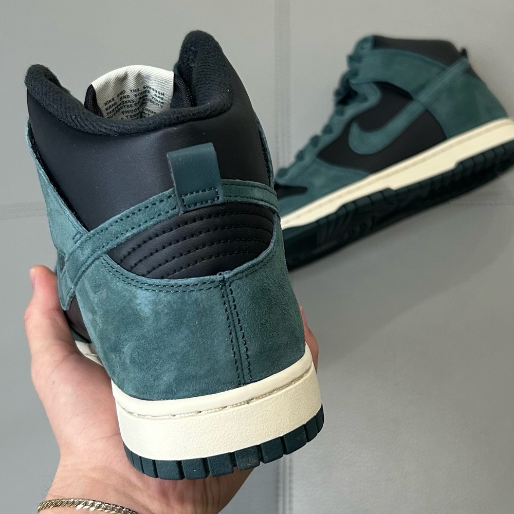 NWT NIKE DUNK HIGH GREEN - Picture 3 of 3